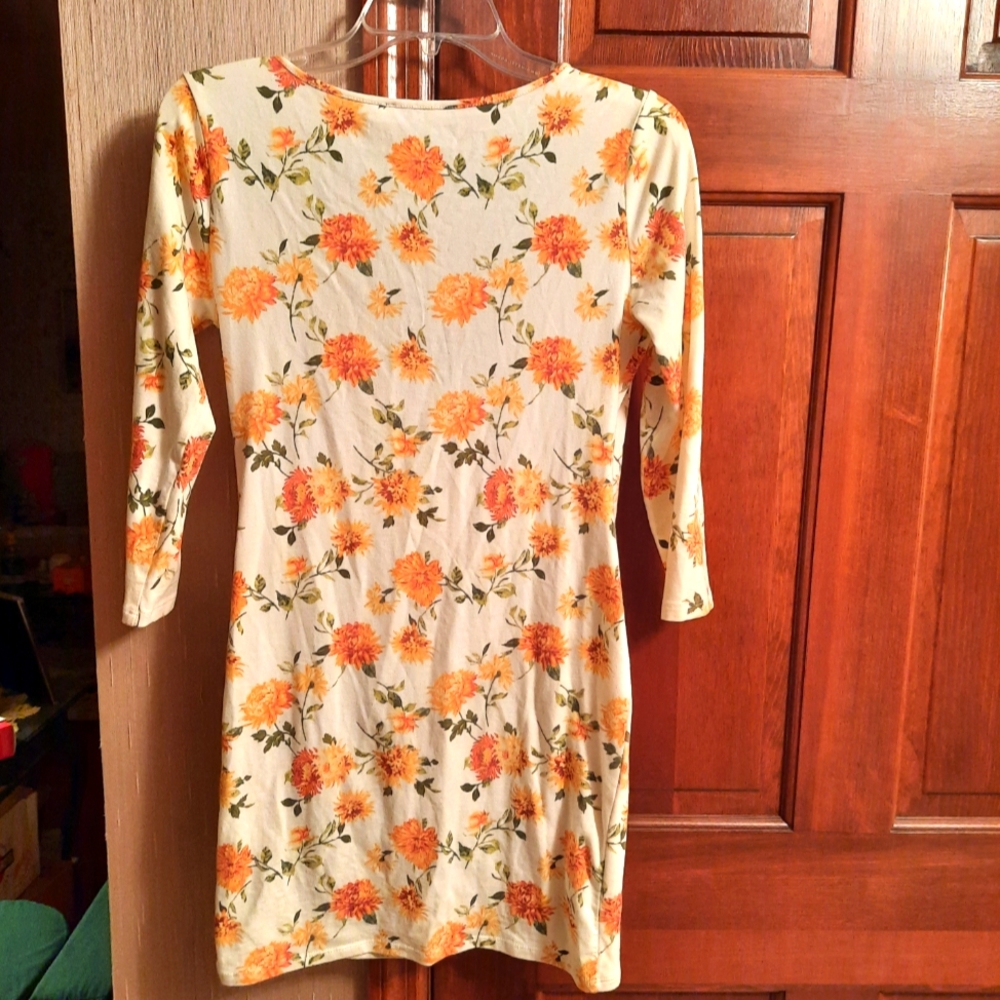 Forever 21 floral dress - Picture 2 of 4